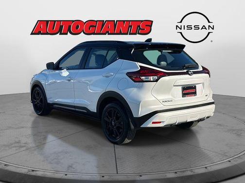 2023 Nissan Kicks SR
