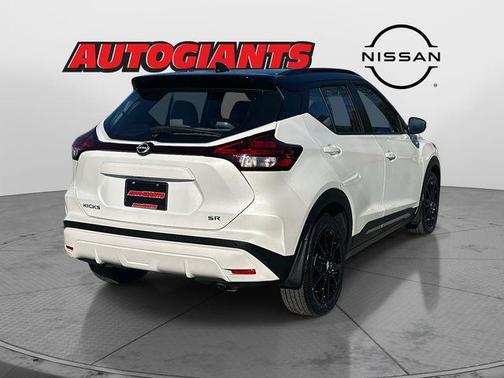 2023 Nissan Kicks SR