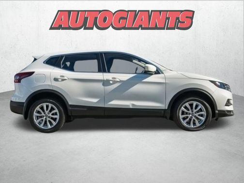 2022 Nissan Rogue Sport S