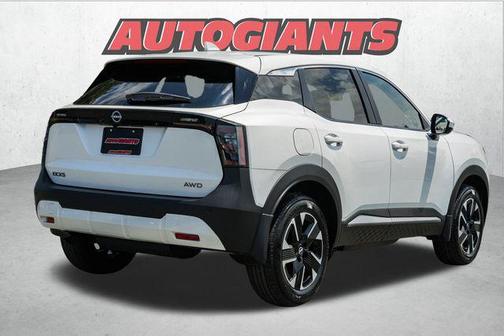 2025 Nissan Kicks SV