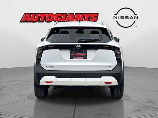 2026 Nissan Kicks SV