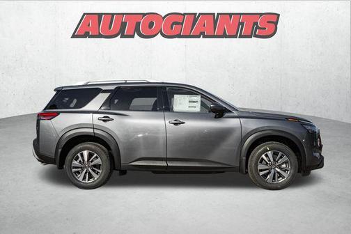 2025 Nissan Pathfinder SL 4WD