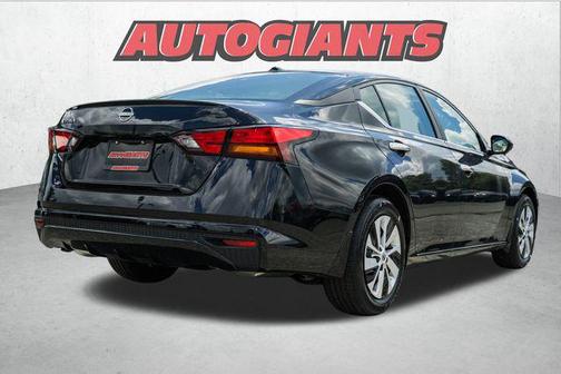 2025 Nissan Altima S FWD