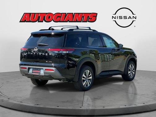 Super Black 2026 Nissan Pathfinder SL