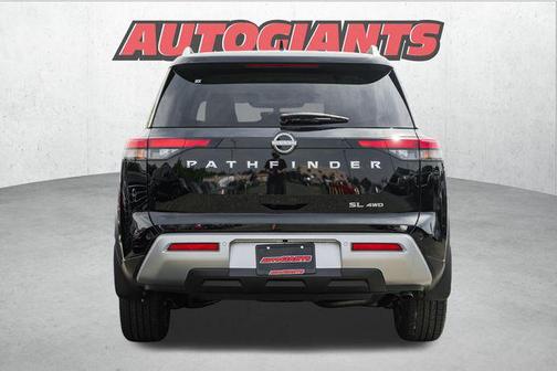 2025 Nissan Pathfinder SL 4WD