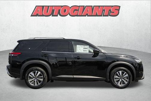 2025 Nissan Pathfinder SL 4WD