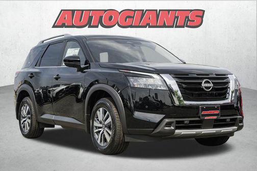 2025 Nissan Pathfinder SL 4WD