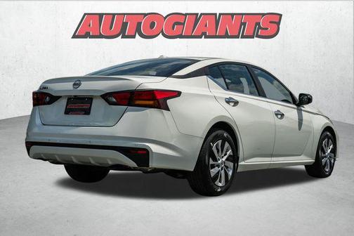2025 Nissan Altima S FWD