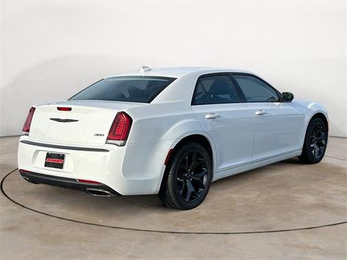 2022 Chrysler 300 Touring