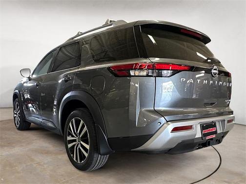 2025 Nissan Pathfinder Platinum 4WD
