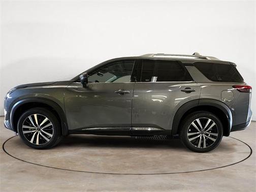 2025 Nissan Pathfinder Platinum 4WD