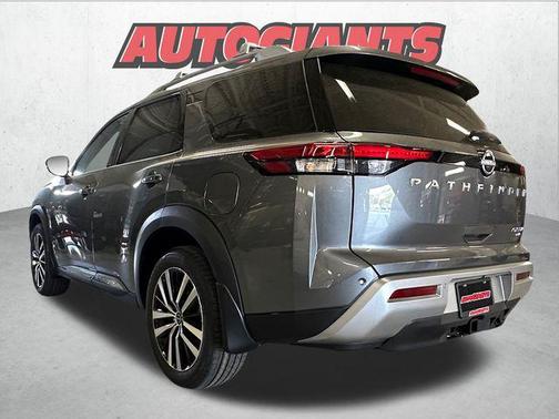 2025 Nissan Pathfinder Platinum 4WD