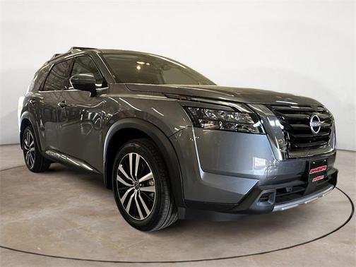 2025 Nissan Pathfinder Platinum 4WD