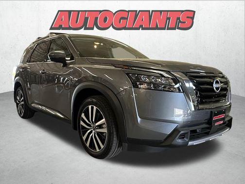 2025 Nissan Pathfinder Platinum 4WD