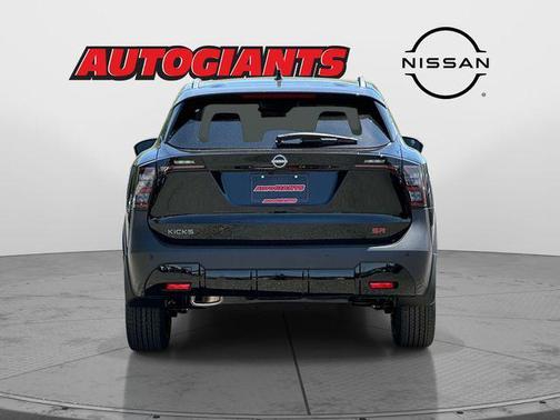 Super Black 2026 Nissan Kicks SR
