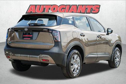 2025 Nissan Kicks S