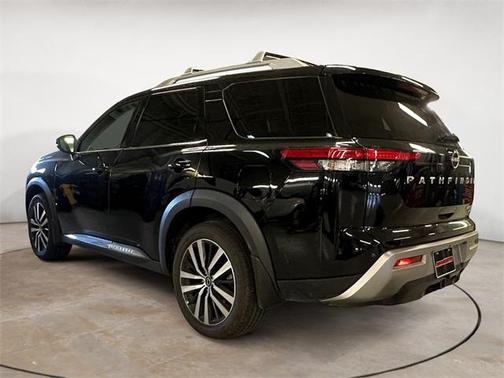 2023 Nissan Pathfinder Platinum 4WD