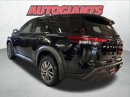 2025 Nissan Pathfinder S 4WD