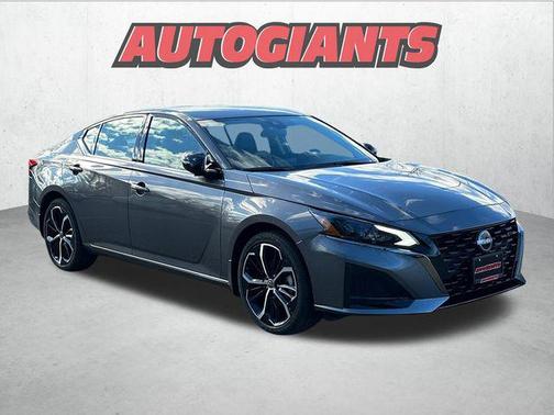 2025 Nissan Altima SR FWD