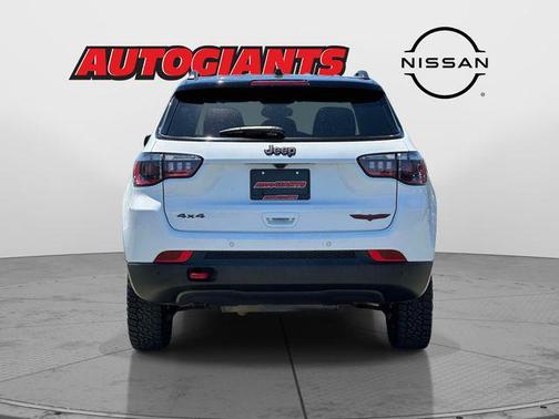 Bright White Clearcoat 2025 Jeep Compass Trailhawk