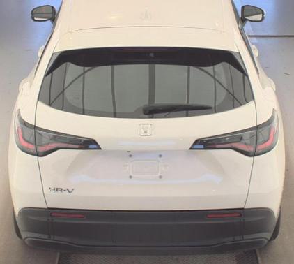 Platinum White Pearl 2025 Honda HR-V LX