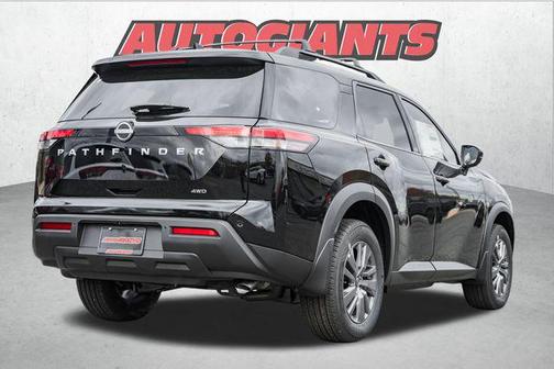 2025 Nissan Pathfinder SV 4WD