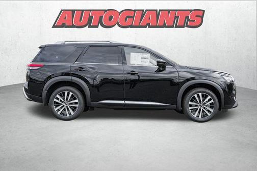 2025 Nissan Pathfinder Platinum 4WD