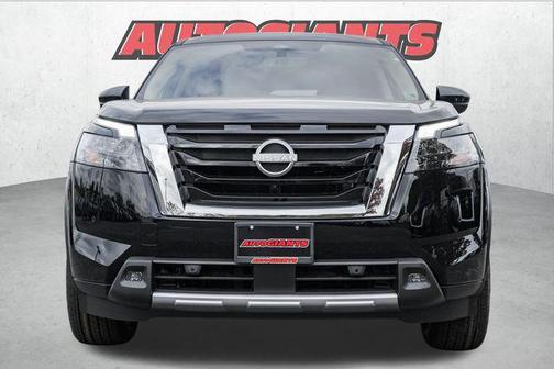 2025 Nissan Pathfinder Platinum 4WD