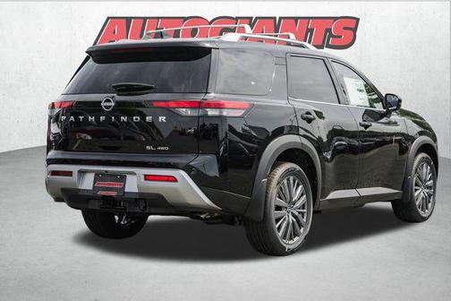2025 Nissan Pathfinder SL 4WD