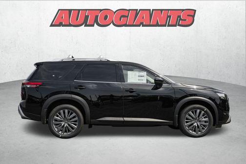 2025 Nissan Pathfinder SL 4WD
