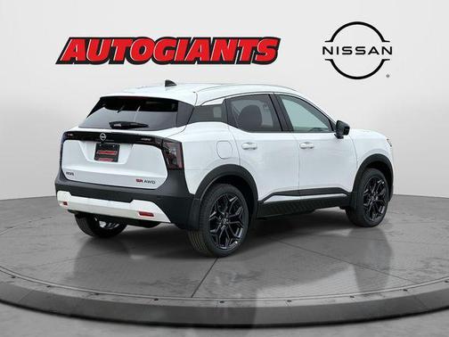 Aspen White Tricoat 2026 Nissan Kicks SR