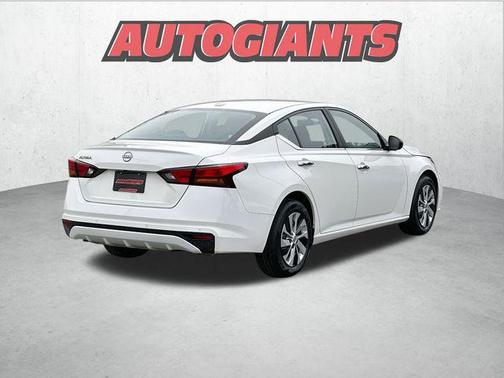 2025 Nissan Altima S FWD