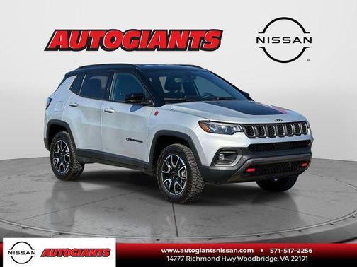 Silver Zynith Metallic Clearcoat 2025 Jeep Compass Trailhawk
