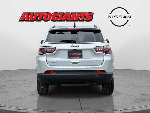 Silver Zynith Metallic Clearcoat 2025 Jeep Compass Limited