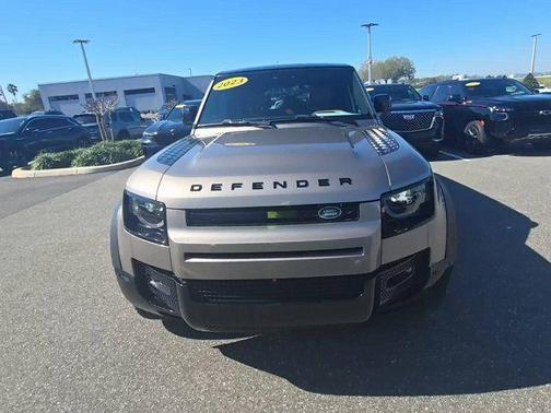 2023 Land Rover Defender 110 V8