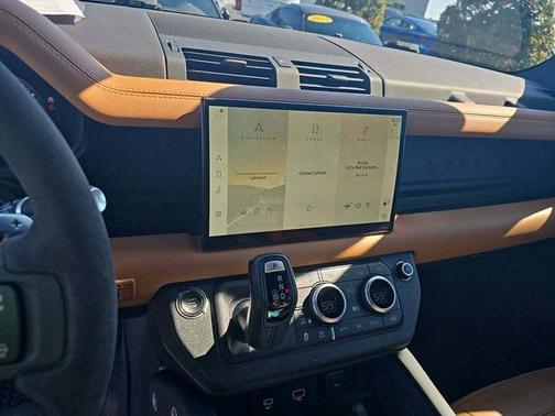 2023 Land Rover Defender 110 V8