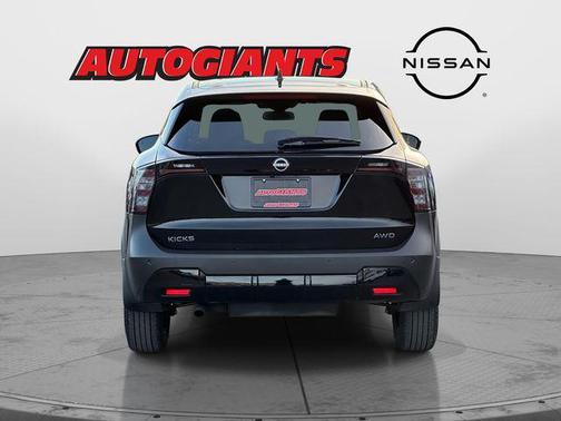 2025 Nissan Kicks SV