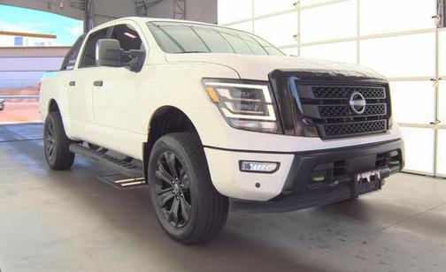 2023 Nissan Titan SV