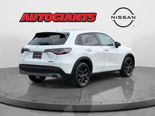 Platinum White Pearl 2023 Honda HR-V AWD Sport