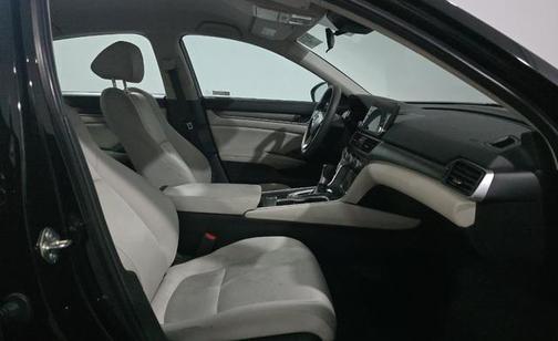 Crystal Black Pearl 2018 Honda Accord LX