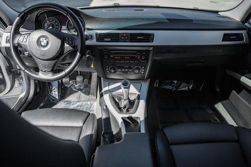 2006 BMW 330 330i