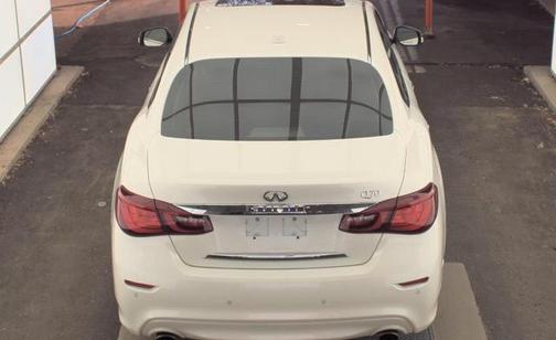 2018 INFINITI Q70 3.7 LUXE