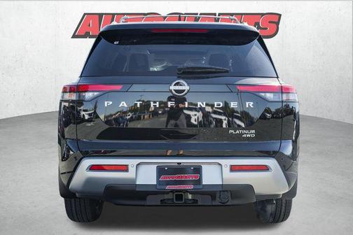 2025 Nissan Pathfinder Platinum 4WD