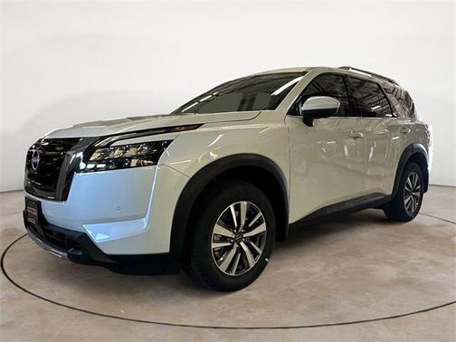 2025 Nissan Pathfinder SL 4WD
