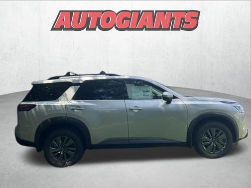 2025 Nissan Pathfinder SV 4WD