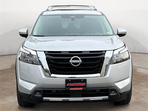 2025 Nissan Pathfinder Platinum 4WD