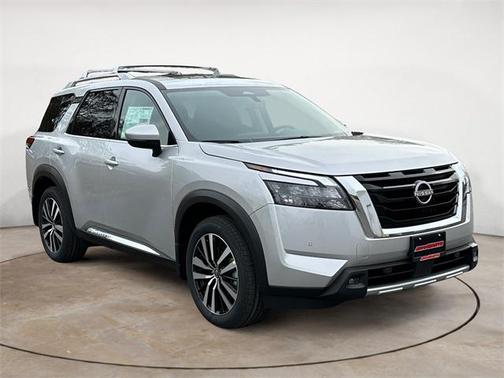 2025 Nissan Pathfinder Platinum 4WD