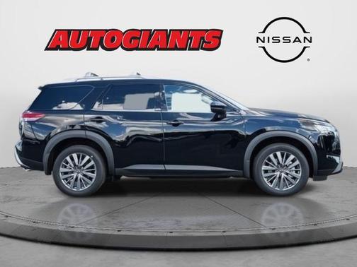 2025 Nissan Pathfinder SL 4WD