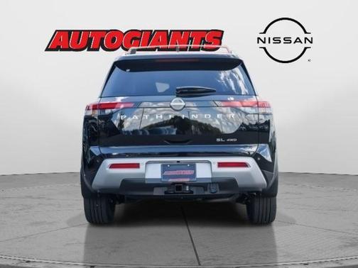 2025 Nissan Pathfinder SL 4WD