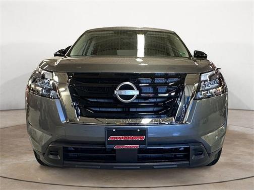 2025 Nissan Pathfinder S